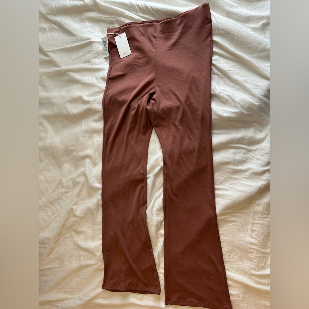 NWT Aritzia (Wilfred Free) Ponte Pants